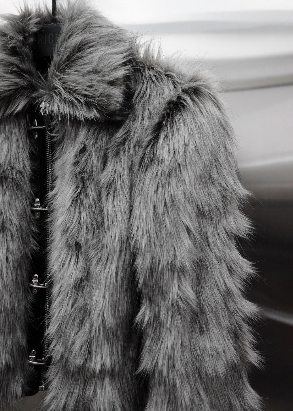 【RICH】Gray Fur Crop Jacket