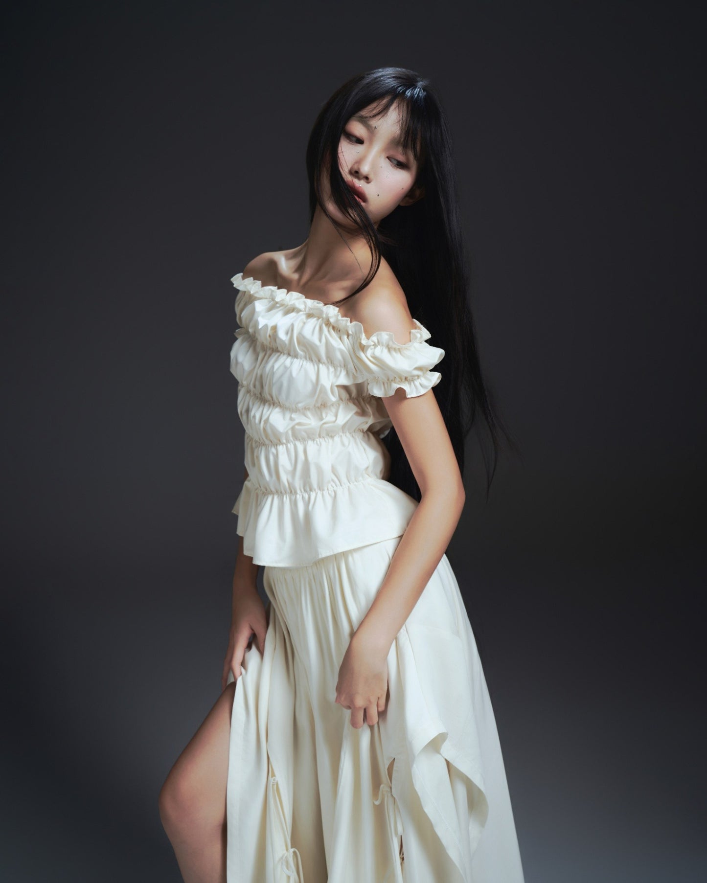 【BUNNYHILL CONCEPT】DAWSEY TOP (IVORY)