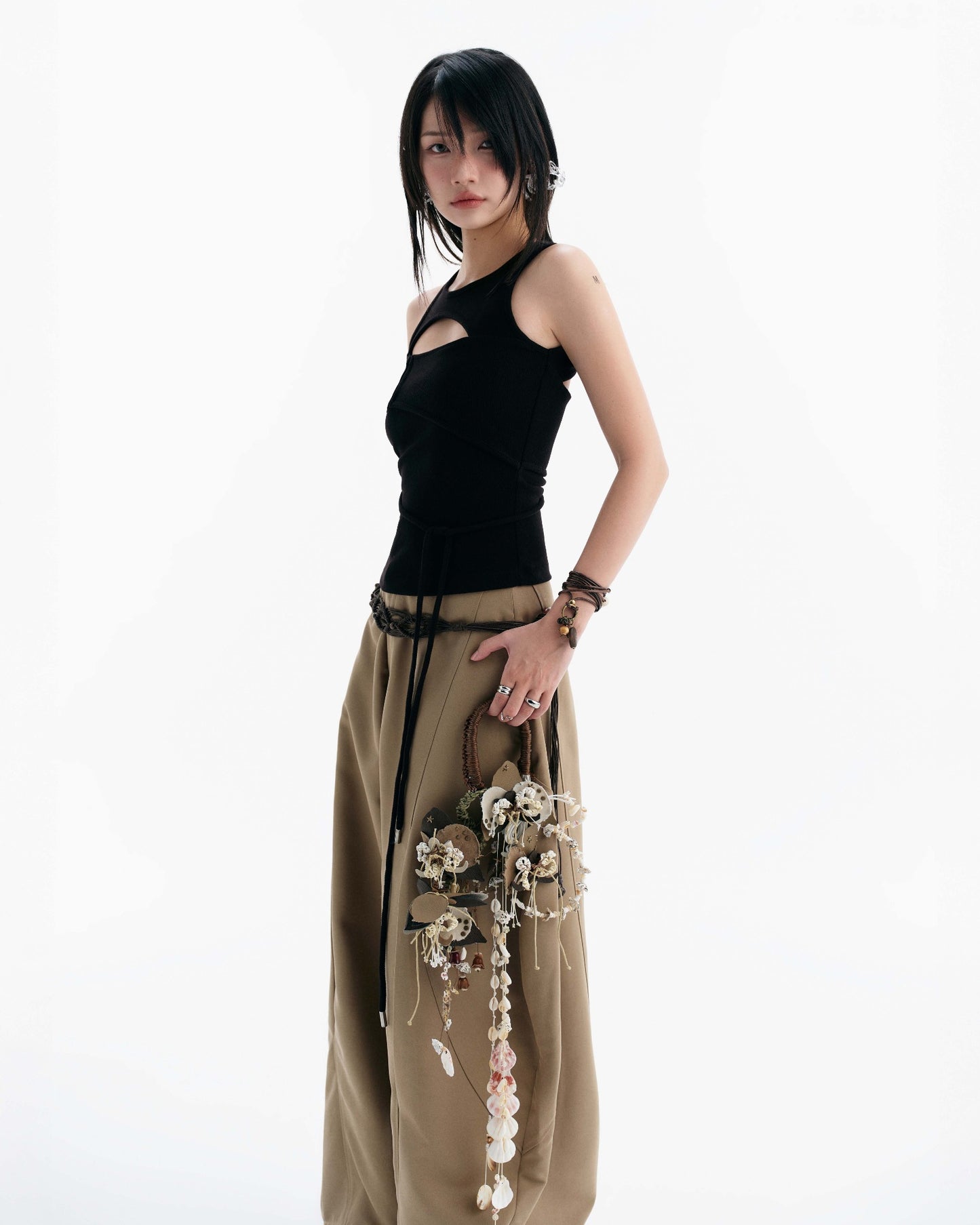 【BUNNYHILL CONCEPT】CONRAD SLEEVELESS TOP (BLACK)