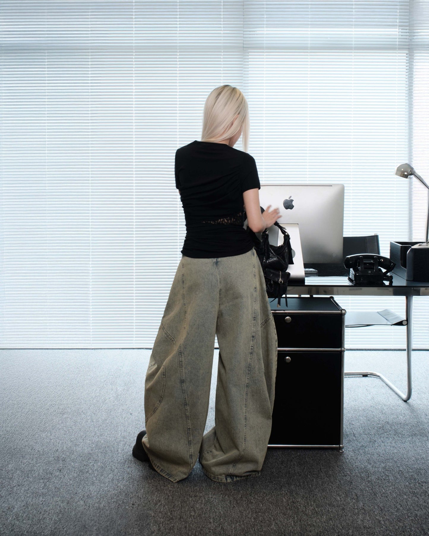 【BUNNYHILL CONCEPT】RAE LACE PANEL TOP (BLACK)