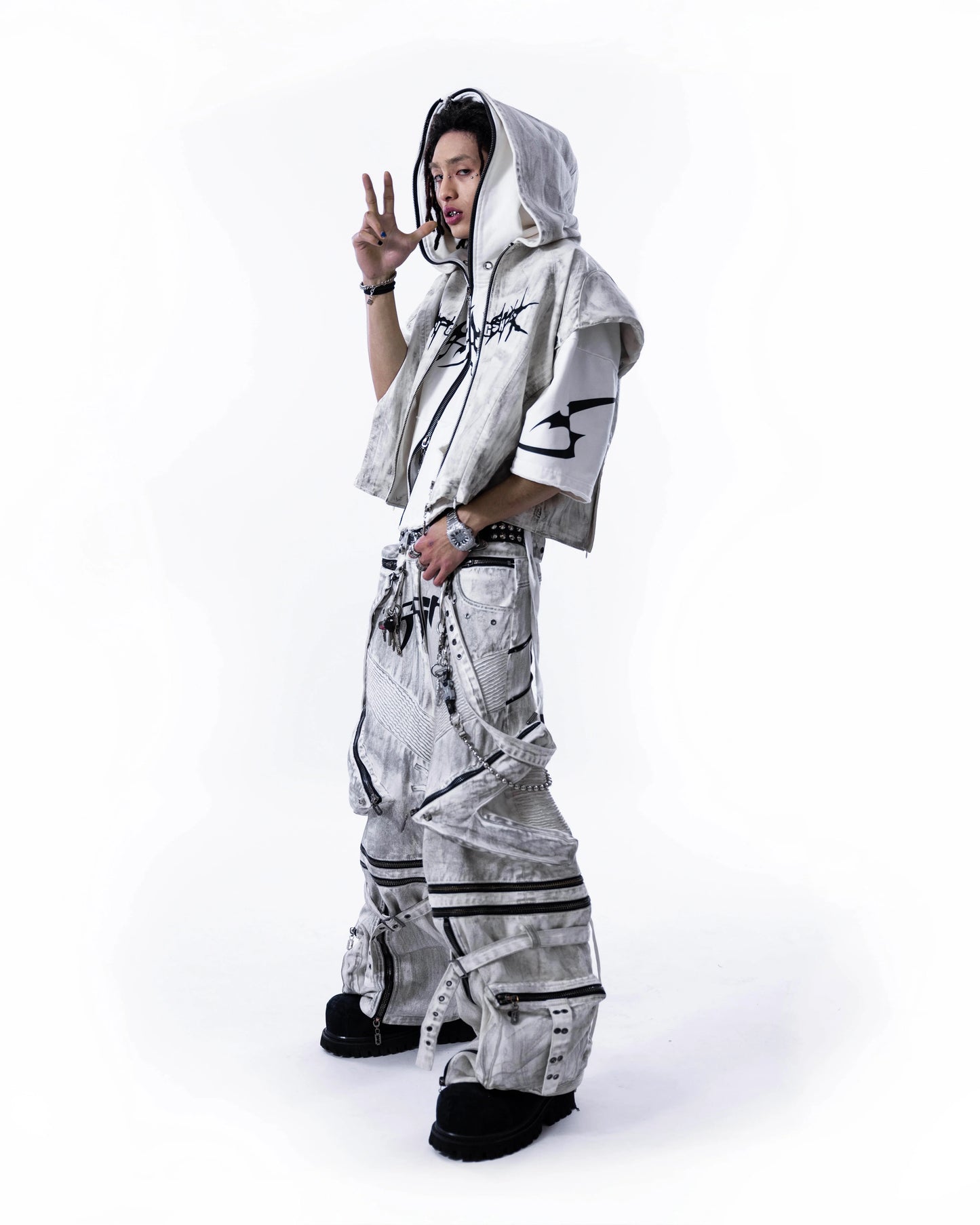 【SATSUN NIGHT】<it n0t black white> LEATHER VEST - POLLUTED WHITE</it>