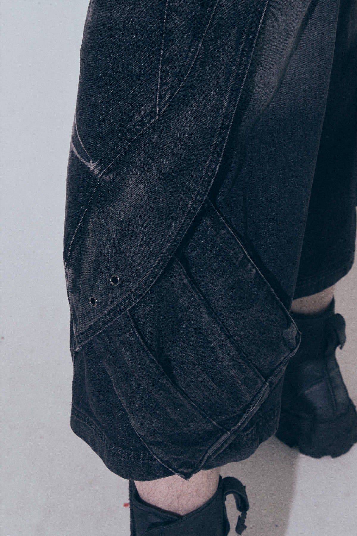 【BLR BLUER】CURVED COVER CARGO BERMUDA WASHING DENIM PANTS 