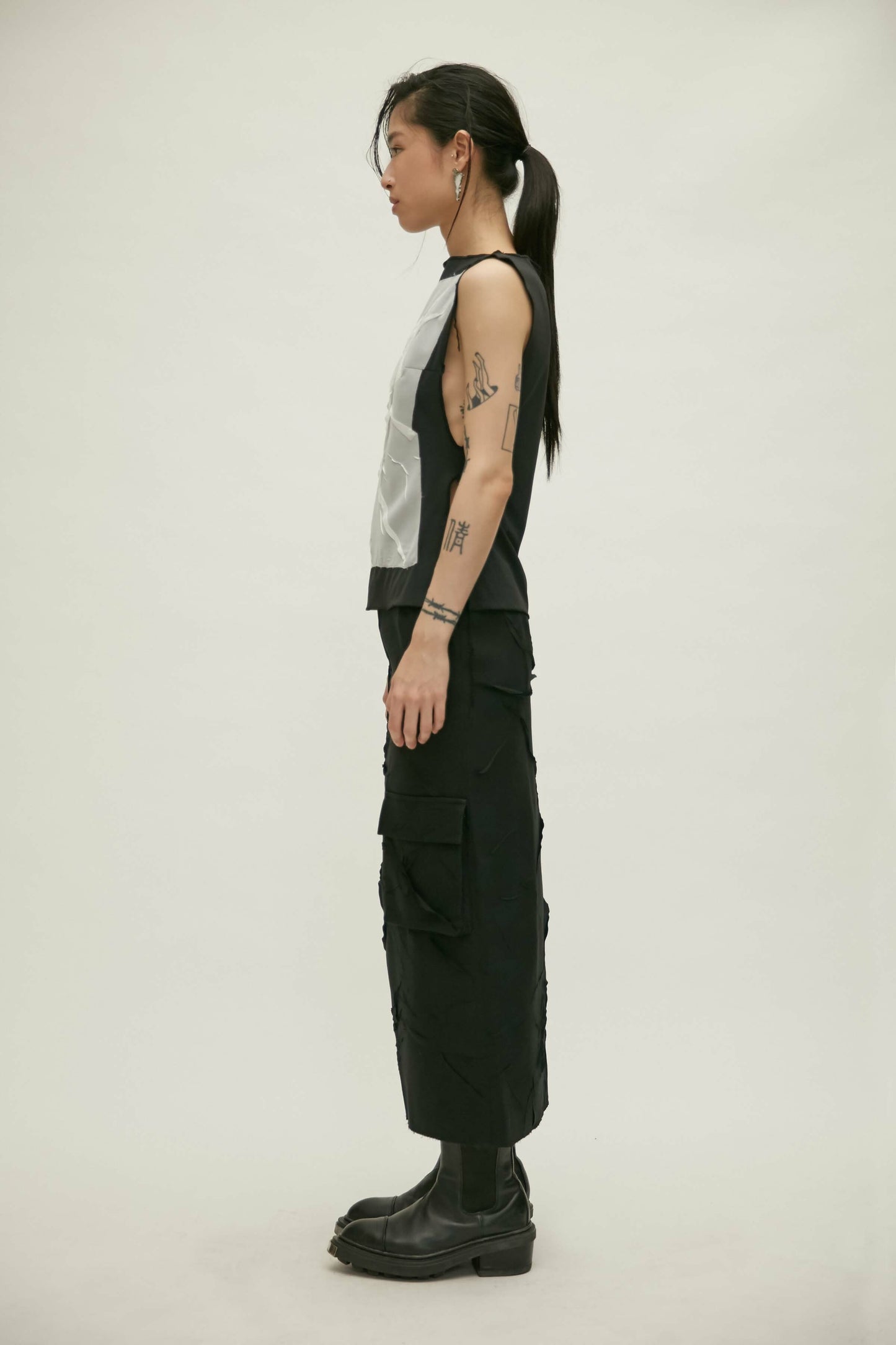【JENN LEE】  Creased Low Rise Skirt (Black)