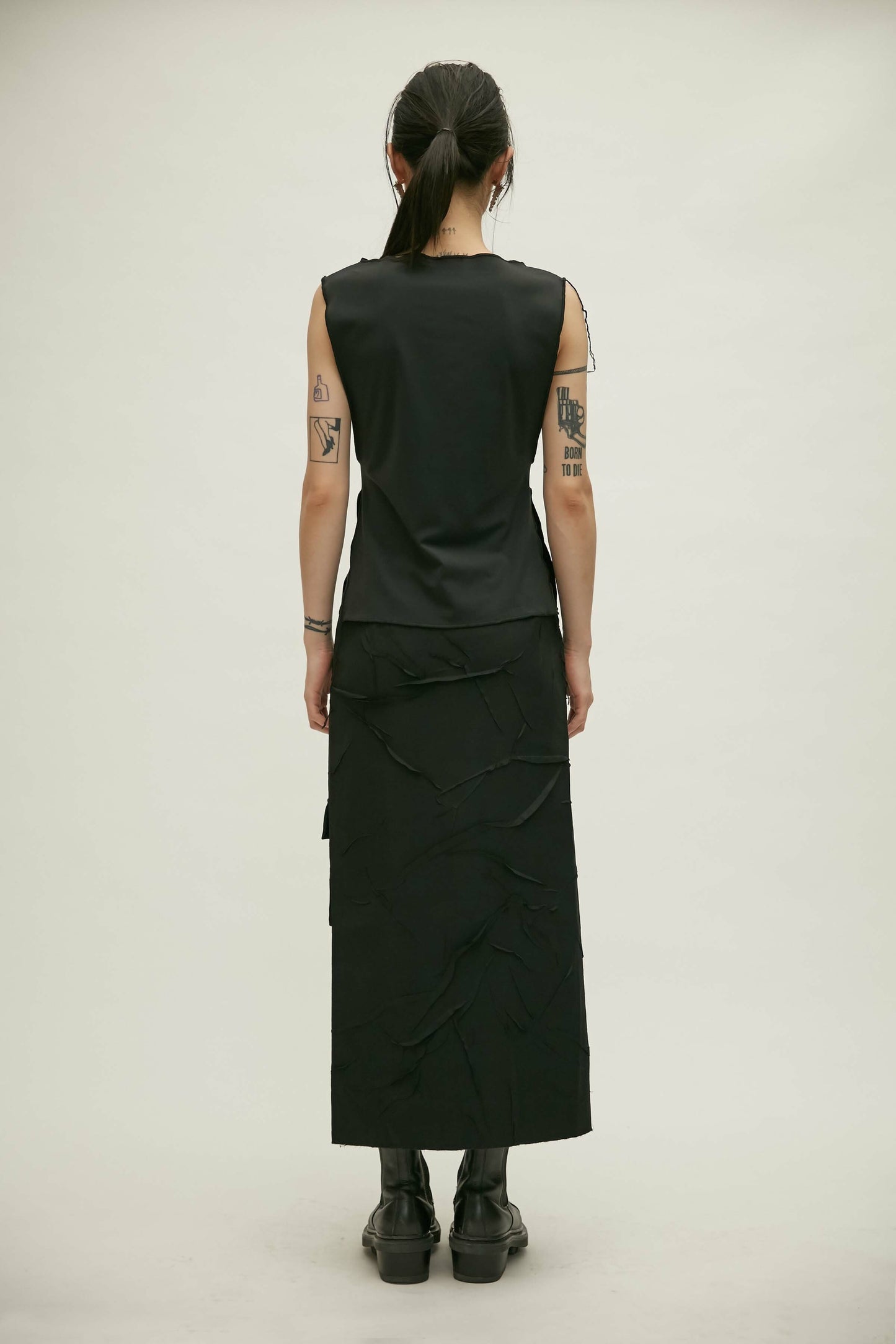【JENN LEE】  Creased Low Rise Skirt (Black)